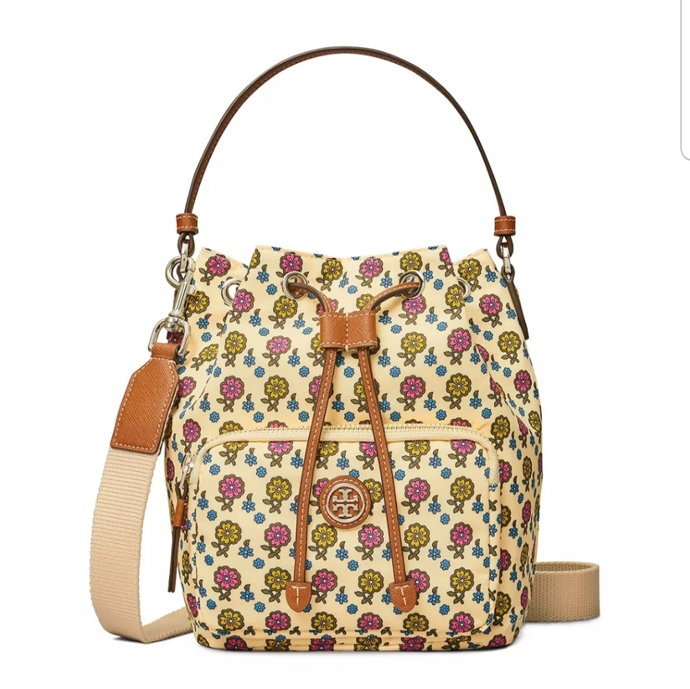 🎀NWT Tory Burch Virginia Printed Mini Bucket Bag.Color: Ivory Floral Daisy💖